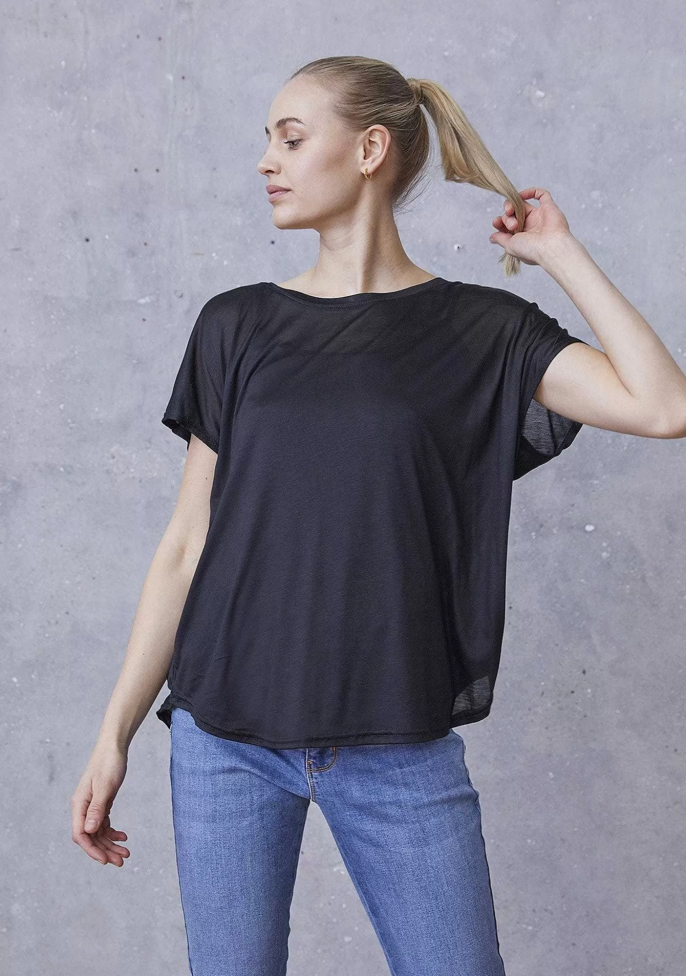 New Nugga Viscose T-Shirt - Svart Kvinnor Nugga